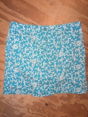Karen Scott Turquoise and White Floral Skort